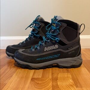 Women’s Asolo Arctic Hiking Boots - Size 7.5